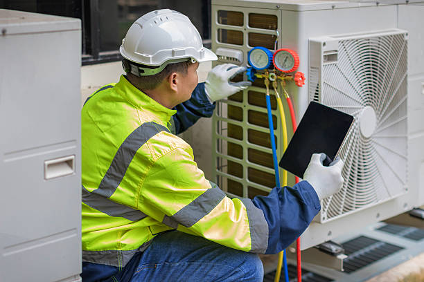 Professional Hvac technician working in Ennis, TX